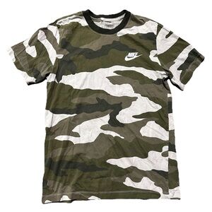 Men’s Nike The Nike Tee Camouflage T Shirt Size Small